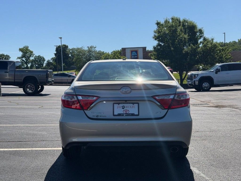 Used 2017 Toyota Camry SE FWD image 6