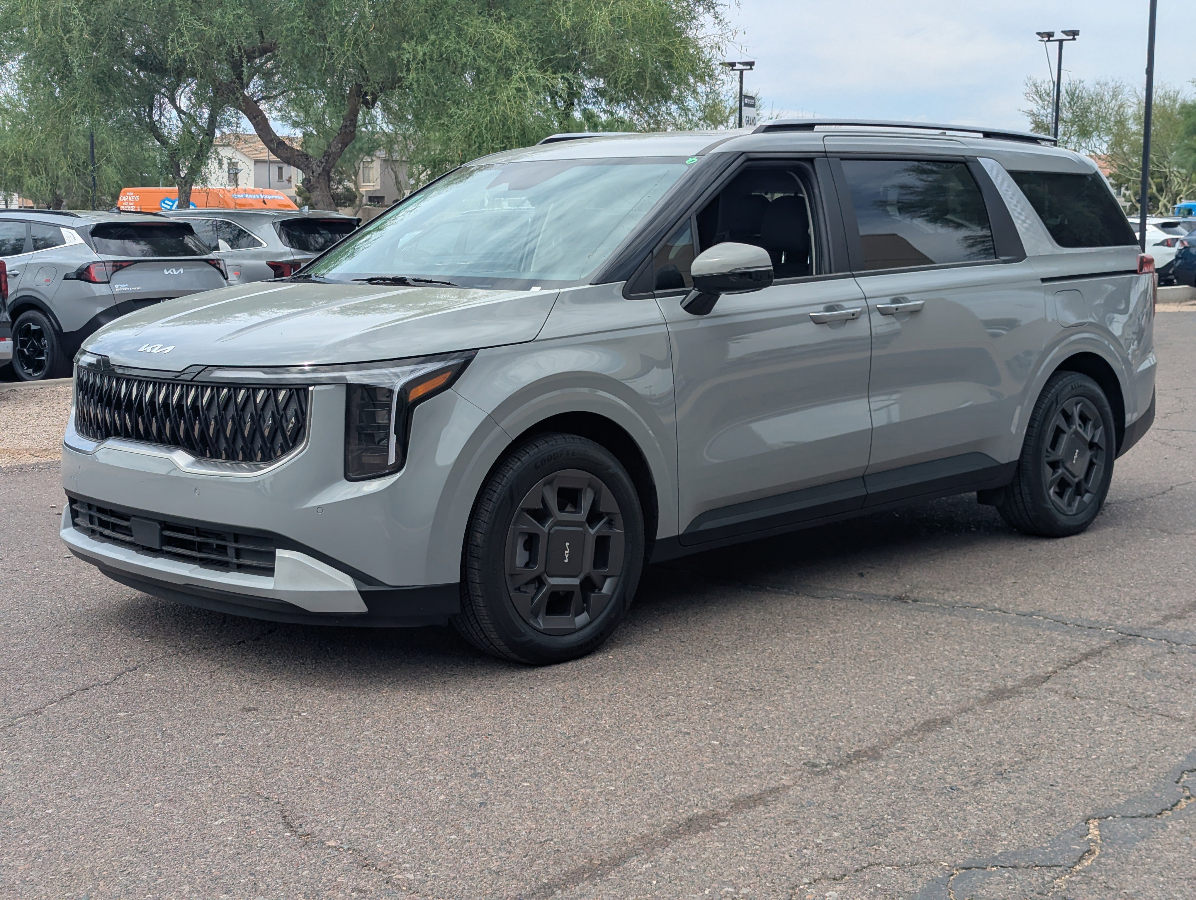 Certified 2025 Kia Carnival EX image 6