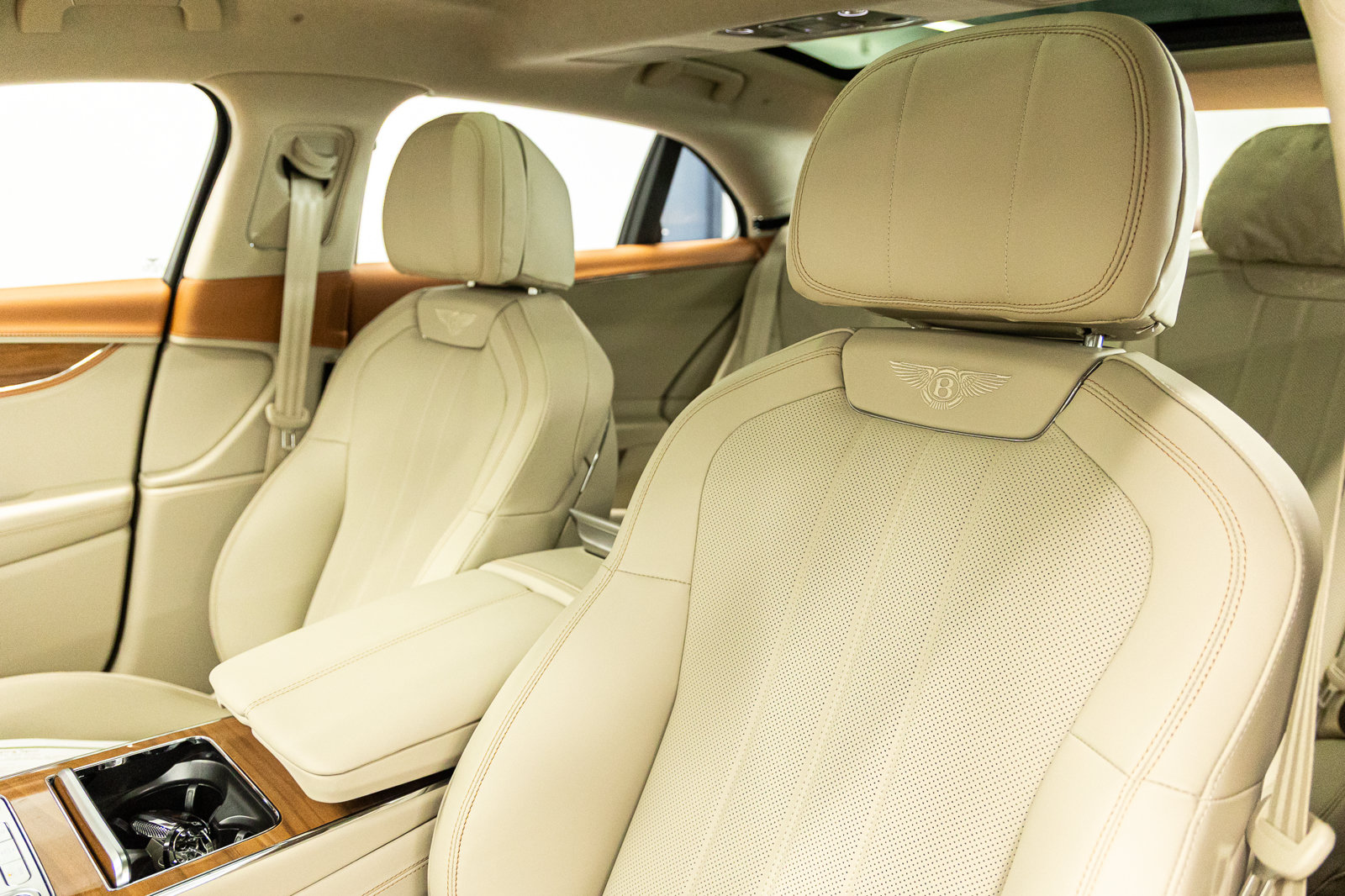 Certified 2026 Bentley Flying Spur V8 AWD/4WD image 36
