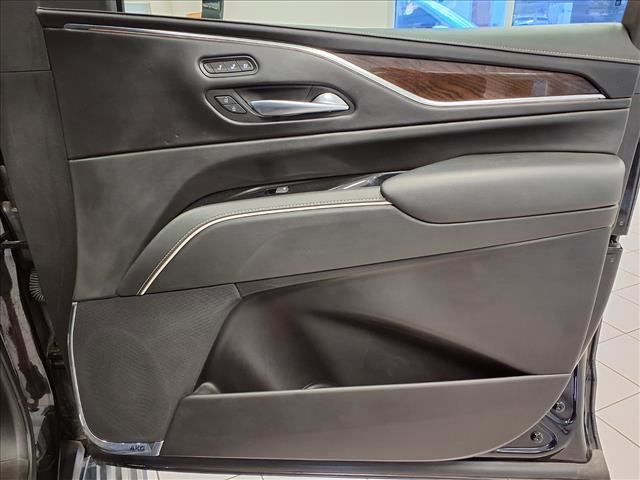 Used 2023 Cadillac Escalade Premium Luxury Platinum AWD/4WD image 12