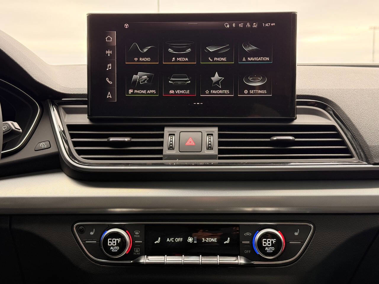 Used 2024 Audi Q5 2.0T Premium w/ Summer of Audi Package image 27