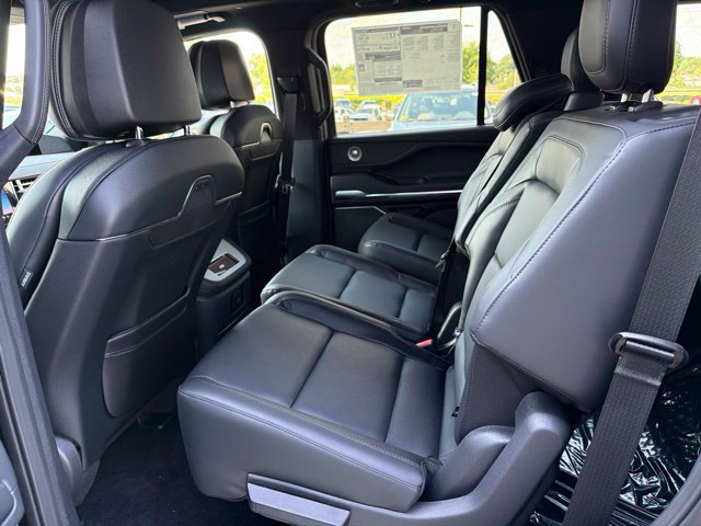 New 2027 Lincoln Navigator Reserve w/ Jet Appearance Package AWD/4WD image 7