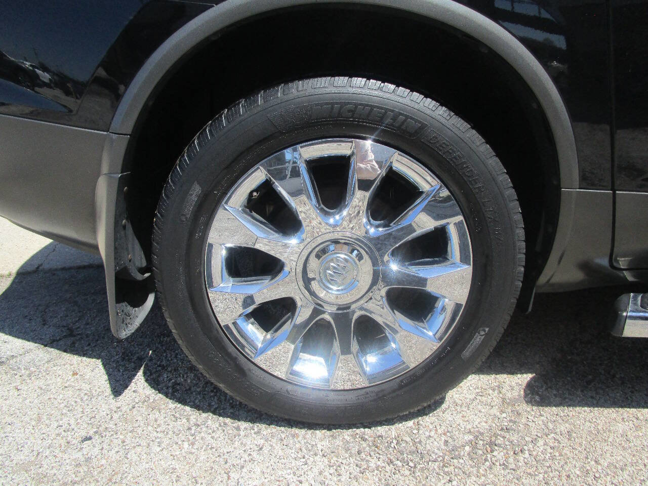 Used 2012 Buick Enclave Premium w/ Trailering Provision Package AWD/4WD image 3