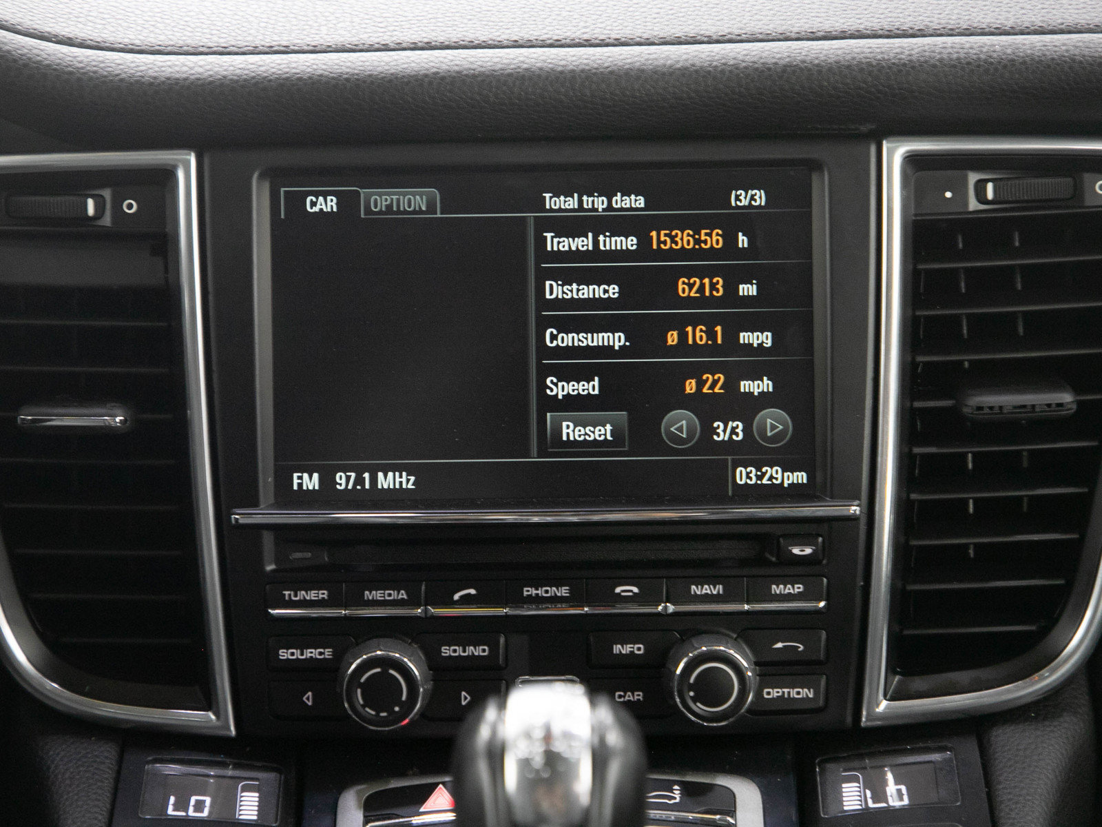 Used 2014 Porsche Panamera 4 w/ Bose Audio Package AWD/4WD image 16