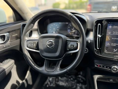 Used 2019 Volvo XC40 T5 Momentum AWD/4WD image 34