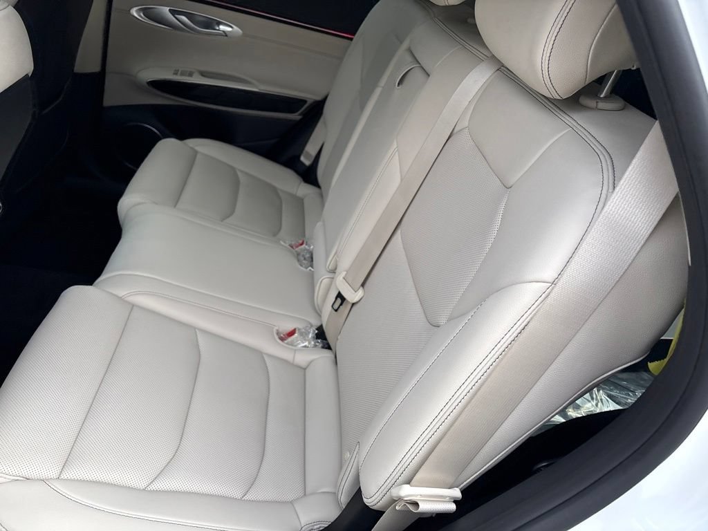 New 2027 Genesis GV70 2.5T AWD/4WD image 9