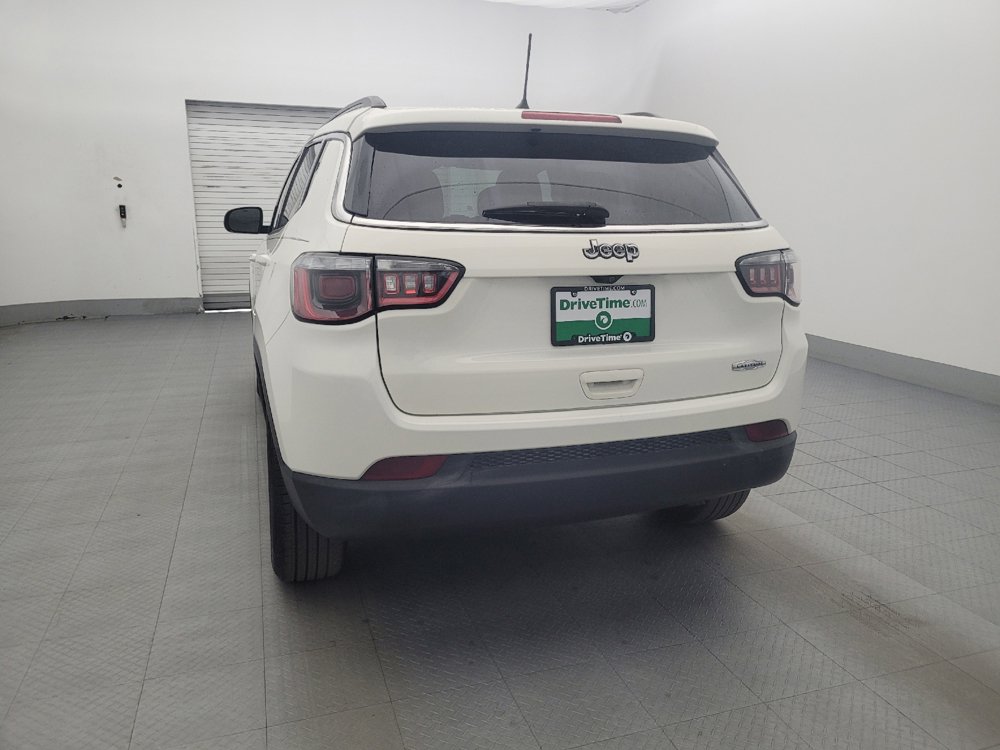 Used 2017 Jeep Compass Latitude FWD image 6