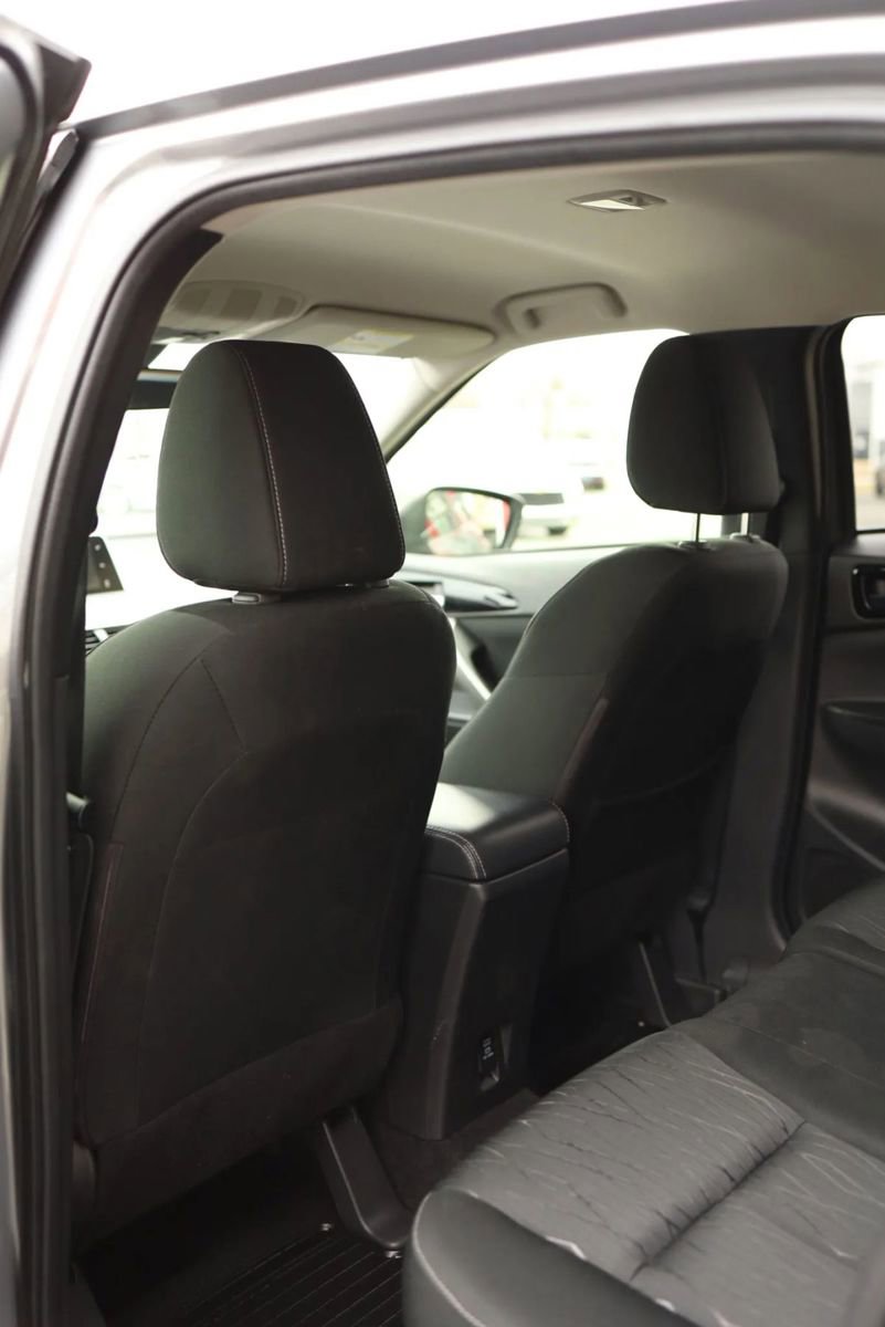 Used 2020 Mitsubishi Eclipse Cross SE image 34