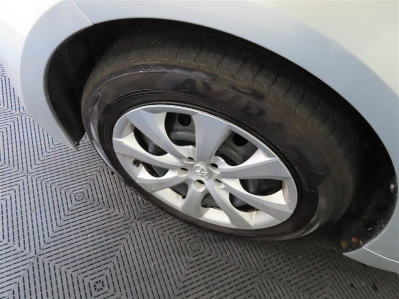 Used 2025 Toyota Corolla LE AWD/4WD image 6