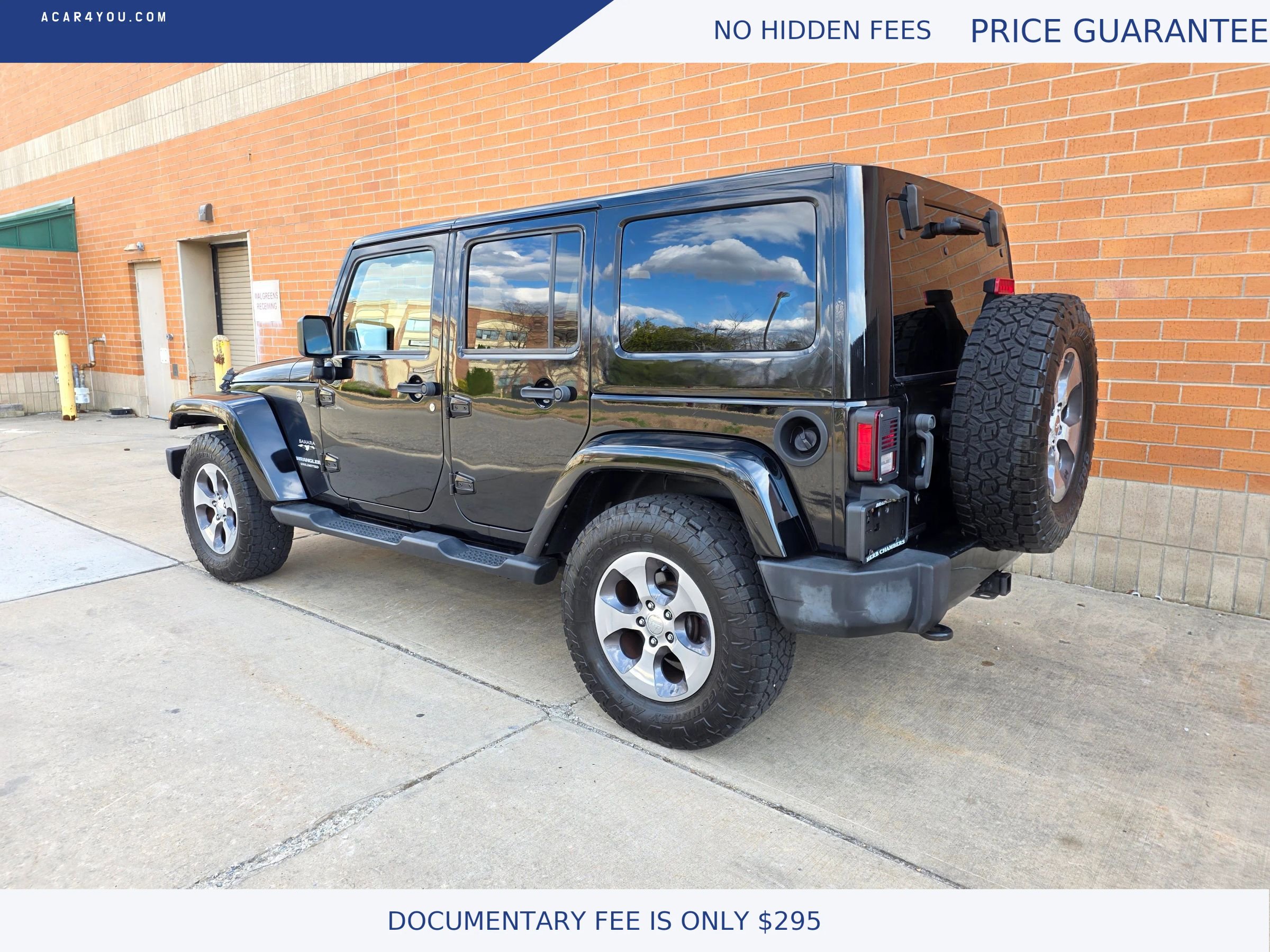 Used 2017 Jeep Wrangler Unlimited Sahara w/ Dual Top Group AWD/4WD image 4