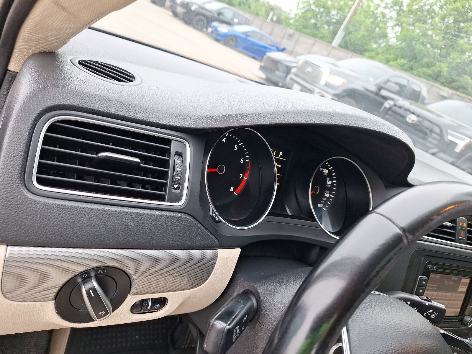 Used 2015 Volkswagen Jetta SE FWD image 18