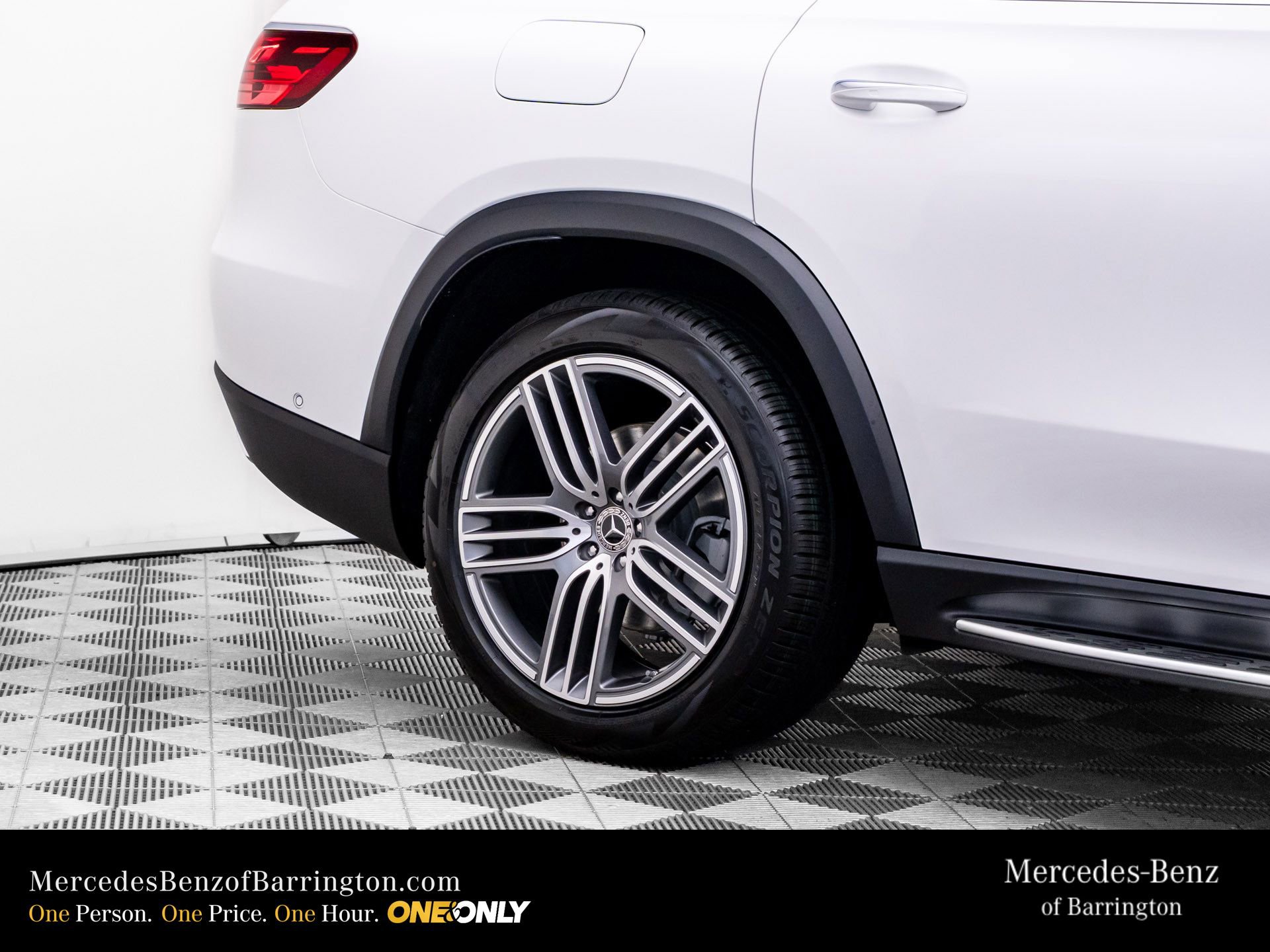 New 2026 Mercedes-Benz GLS 450 4MATIC image 38