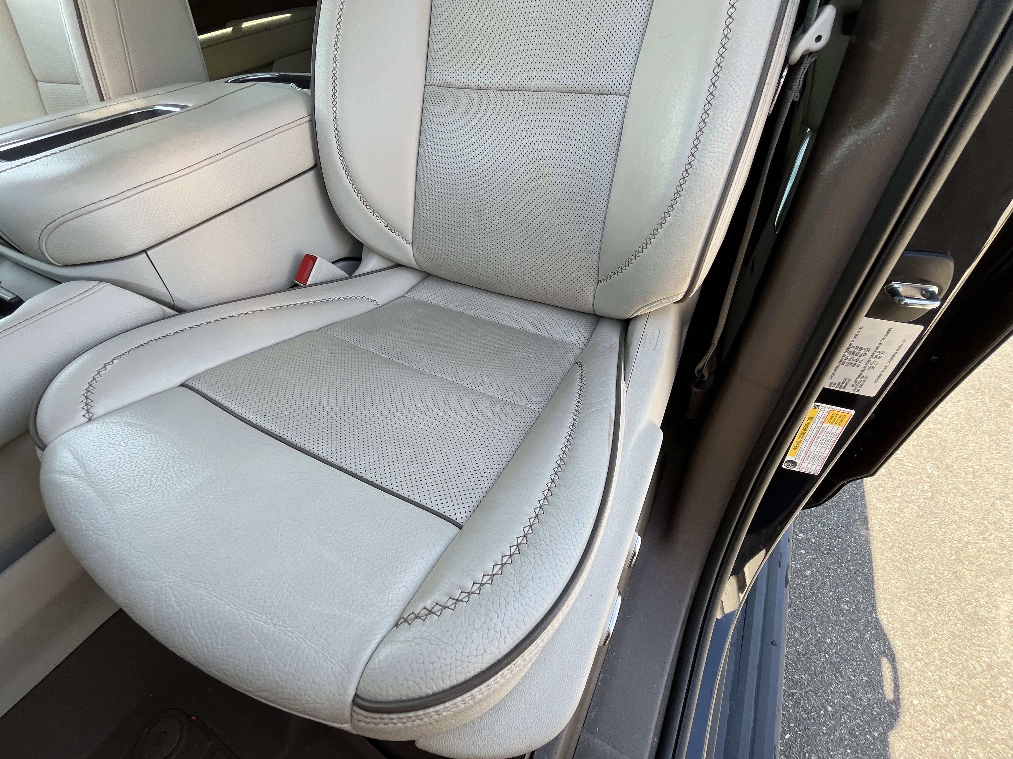 Used 2023 GMC Yukon Denali AWD/4WD image 18