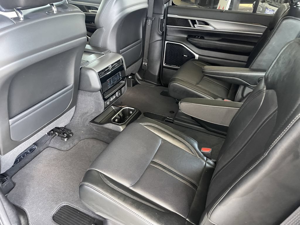 New 2026 Jeep Grand Wagoneer Limited AWD/4WD image 12