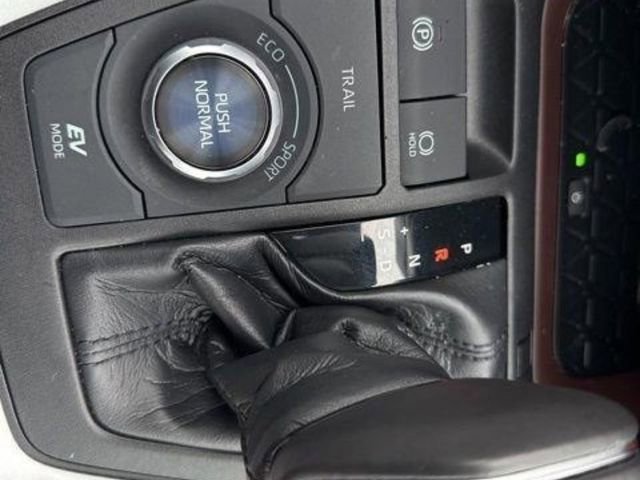 Used 2021 Toyota RAV4 Limited image 26