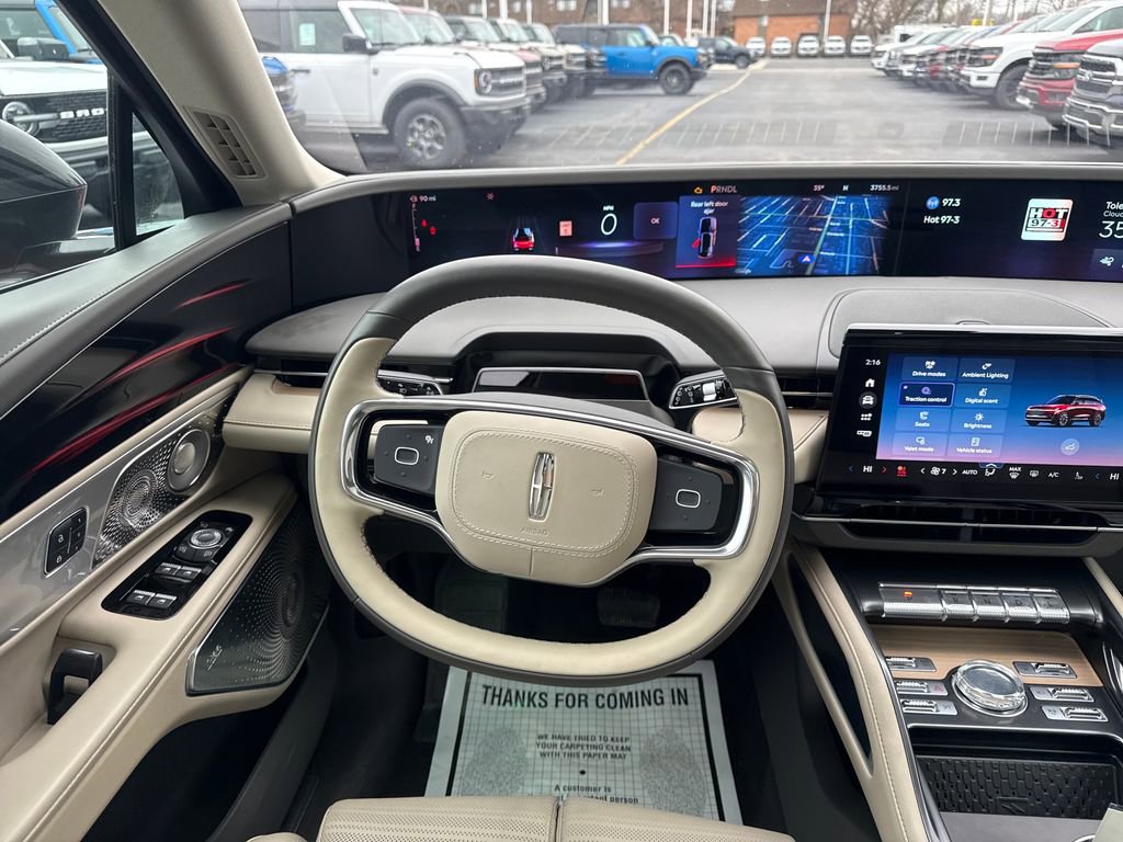 Used 2025 Lincoln Nautilus Reserve image 19