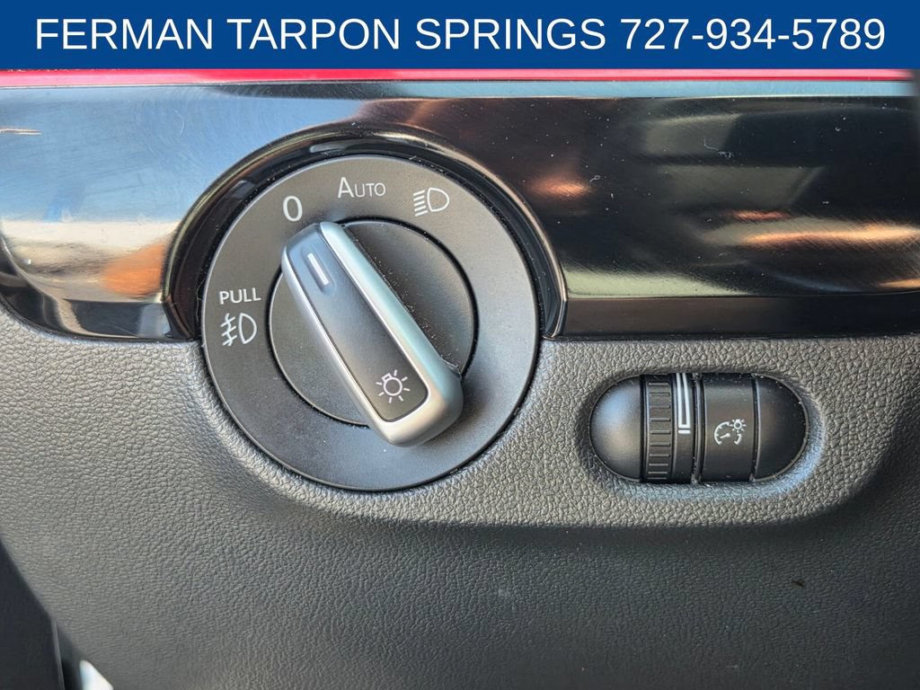 Used 2017 Volkswagen Jetta GLI FWD image 24
