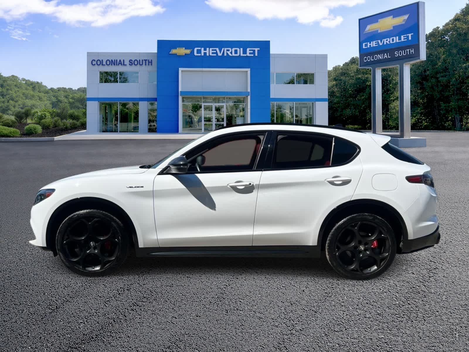 Used 2024 Alfa Romeo Stelvio Veloce AWD/4WD image 3