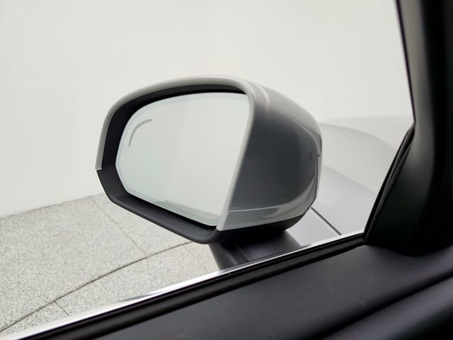 Certified 2023 Volvo XC40 B5 Plus w/ Protection Package Premier AWD/4WD image 23