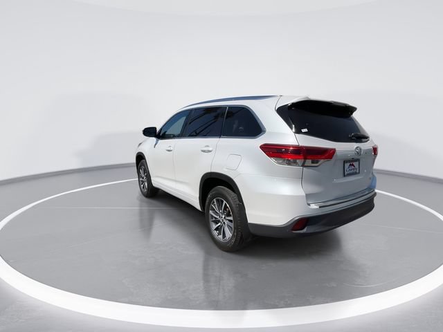 Used 2017 Toyota Highlander XLE AWD/4WD image 6