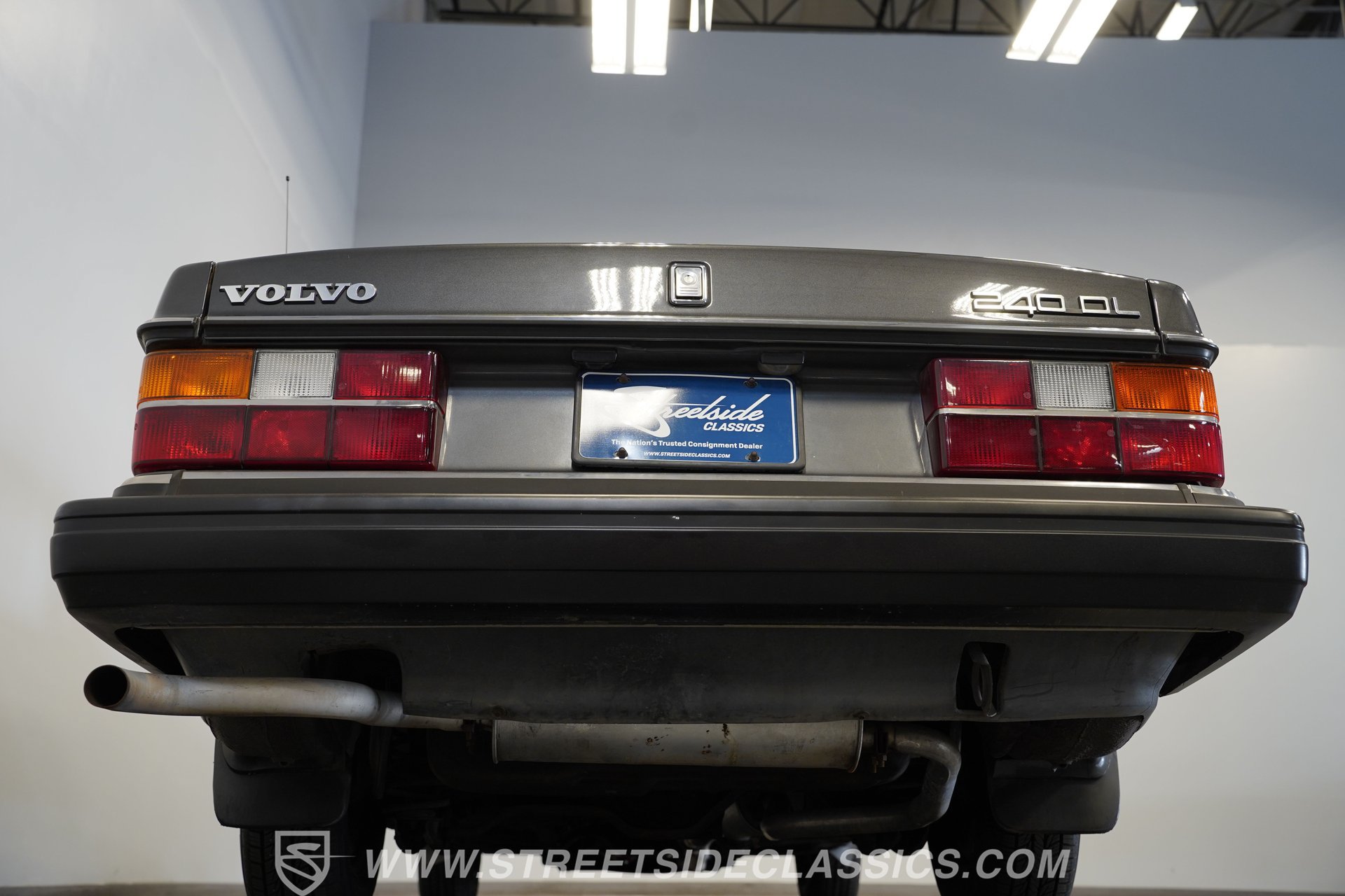 Used 1988 Volvo 240 Sedan RWD image 32