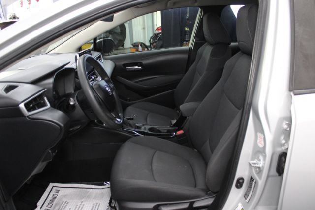 Used 2020 Toyota Corolla LE FWD image 11