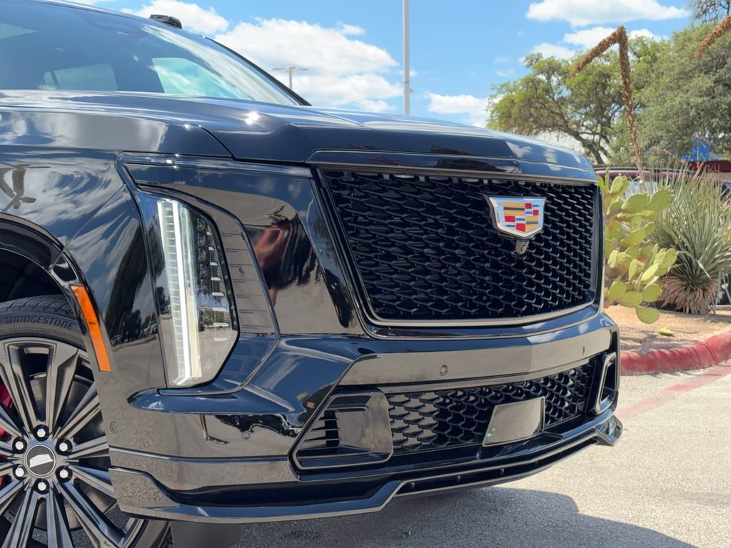 Used 2026 Cadillac Escalade V AWD/4WD image 3