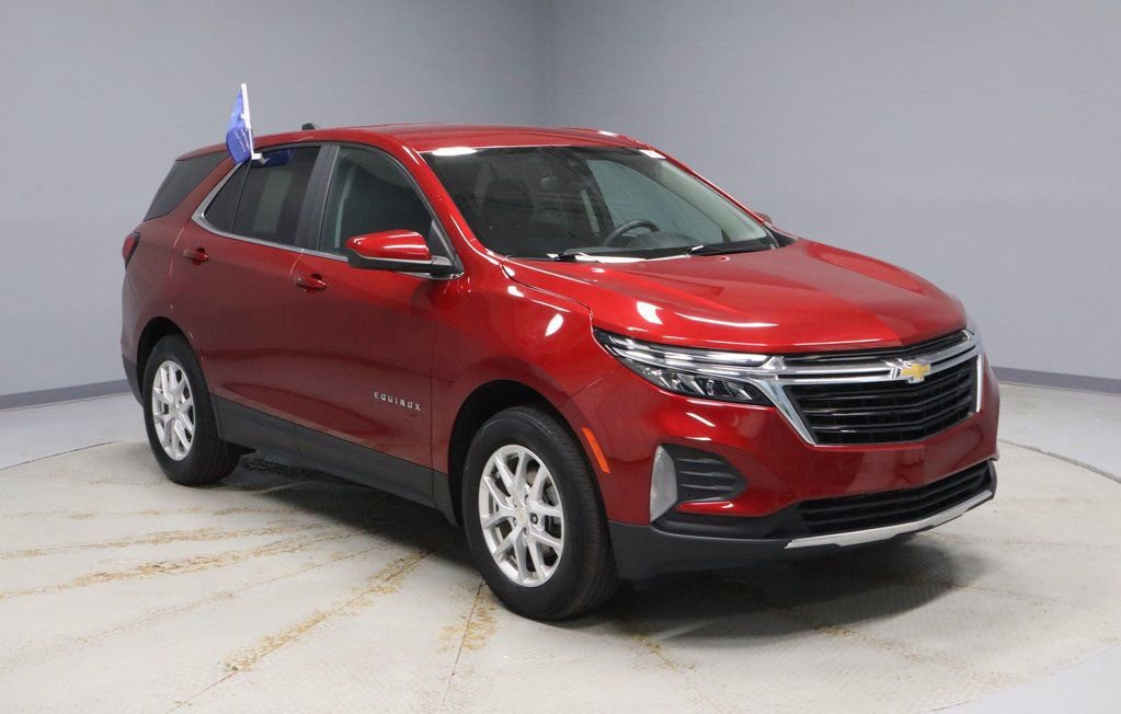 Used 2024 Chevrolet Equinox LT image 1