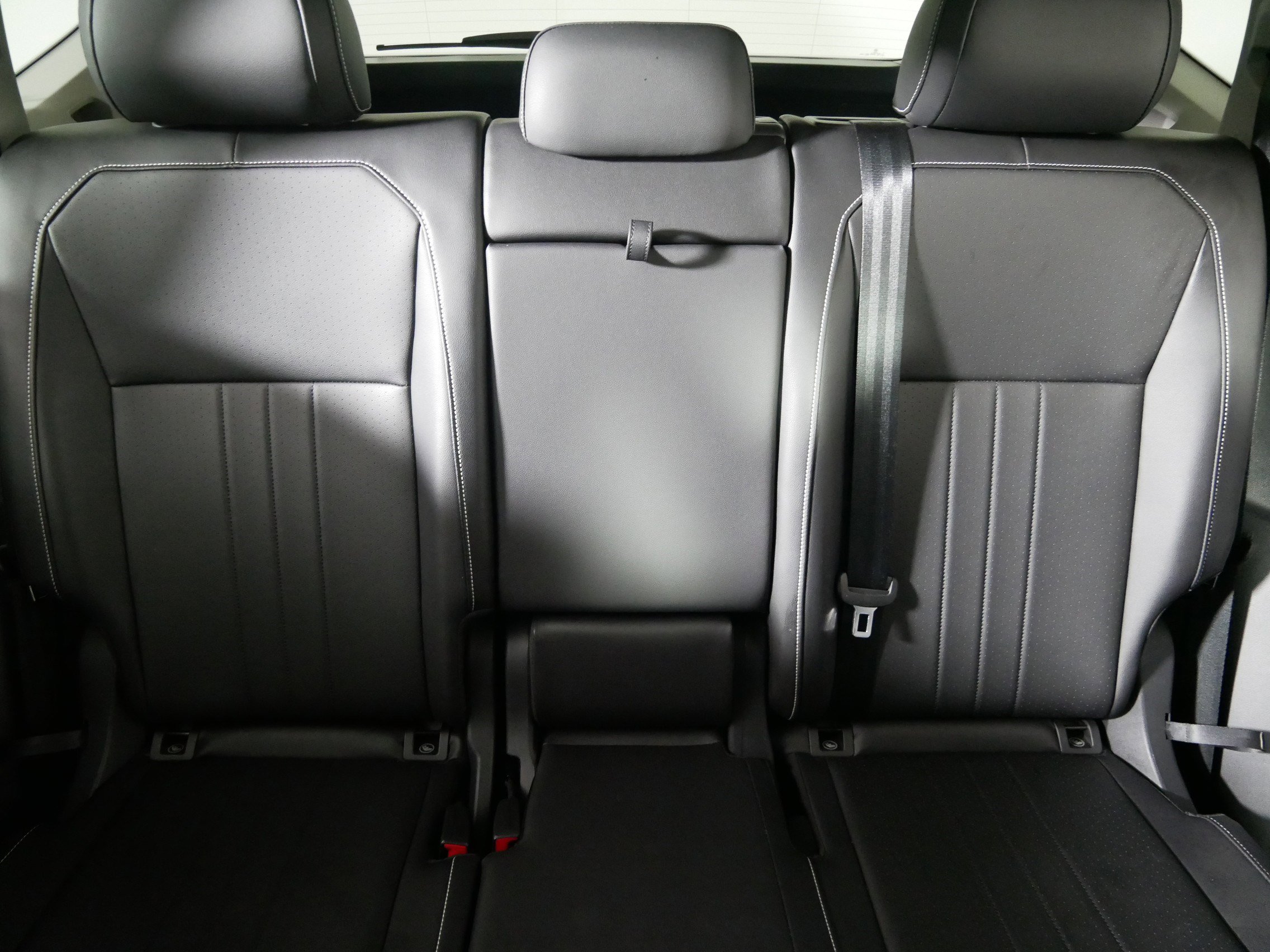 Used 2024 Volkswagen Tiguan SE w/ Panoramic Sunroof Package image 13