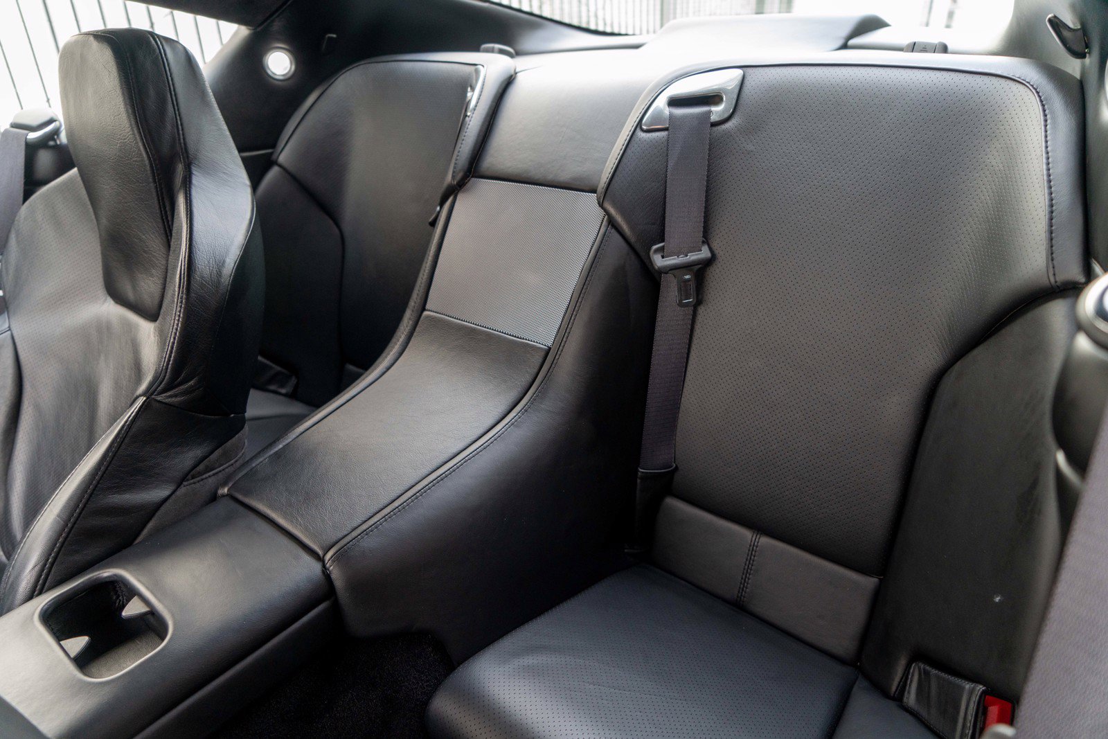 Used 2006 Aston Martin DB9 Coupe RWD image 29