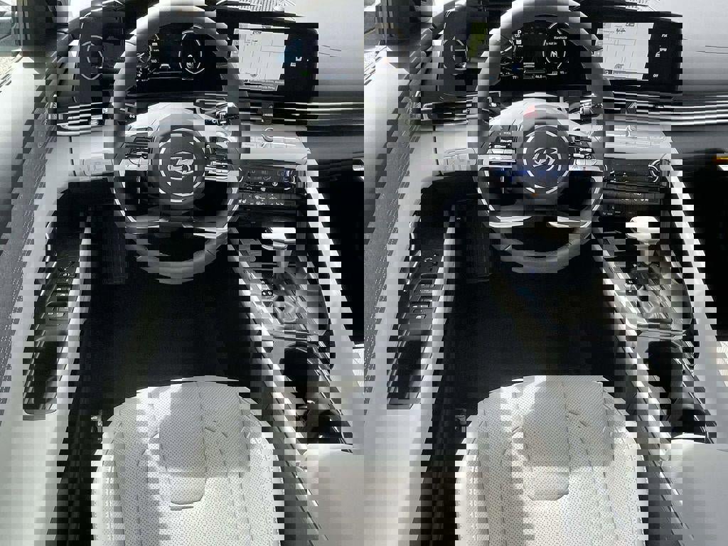 New 2026 Hyundai Elantra Limited image 32