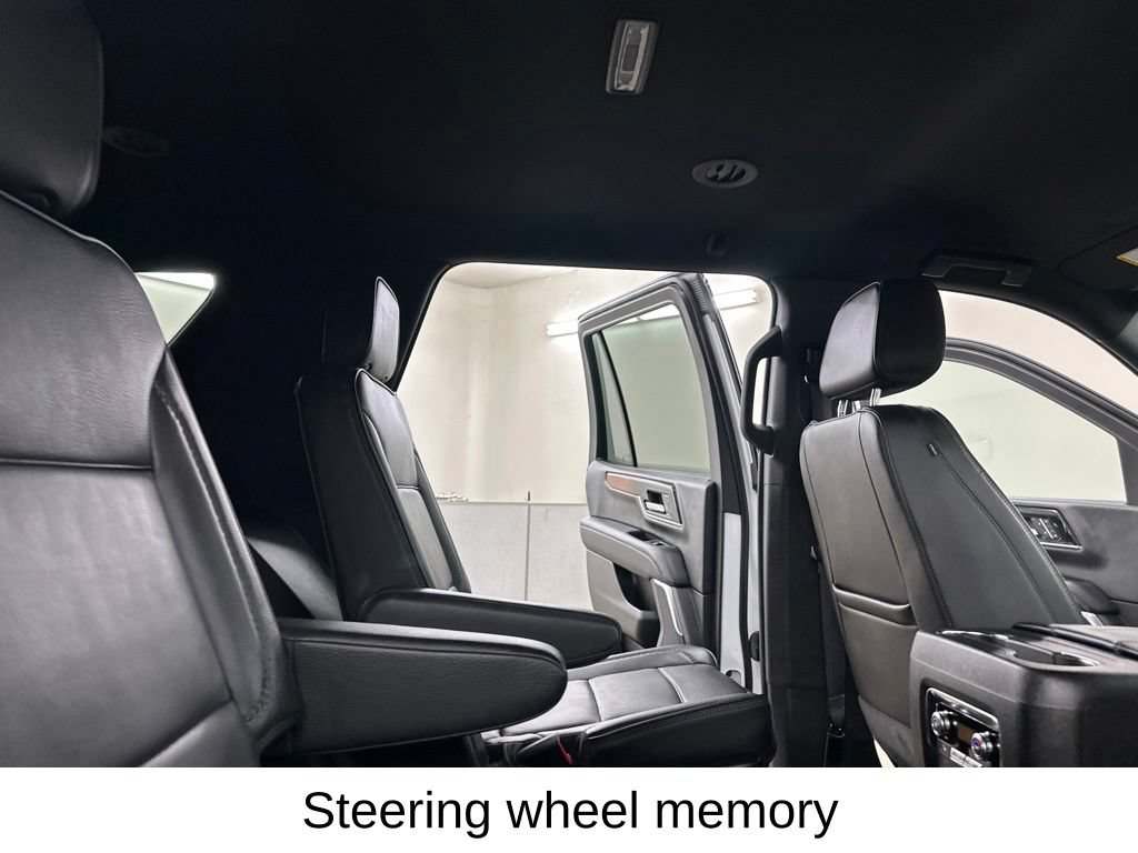 Used 2025 GMC Yukon Denali AWD/4WD image 30