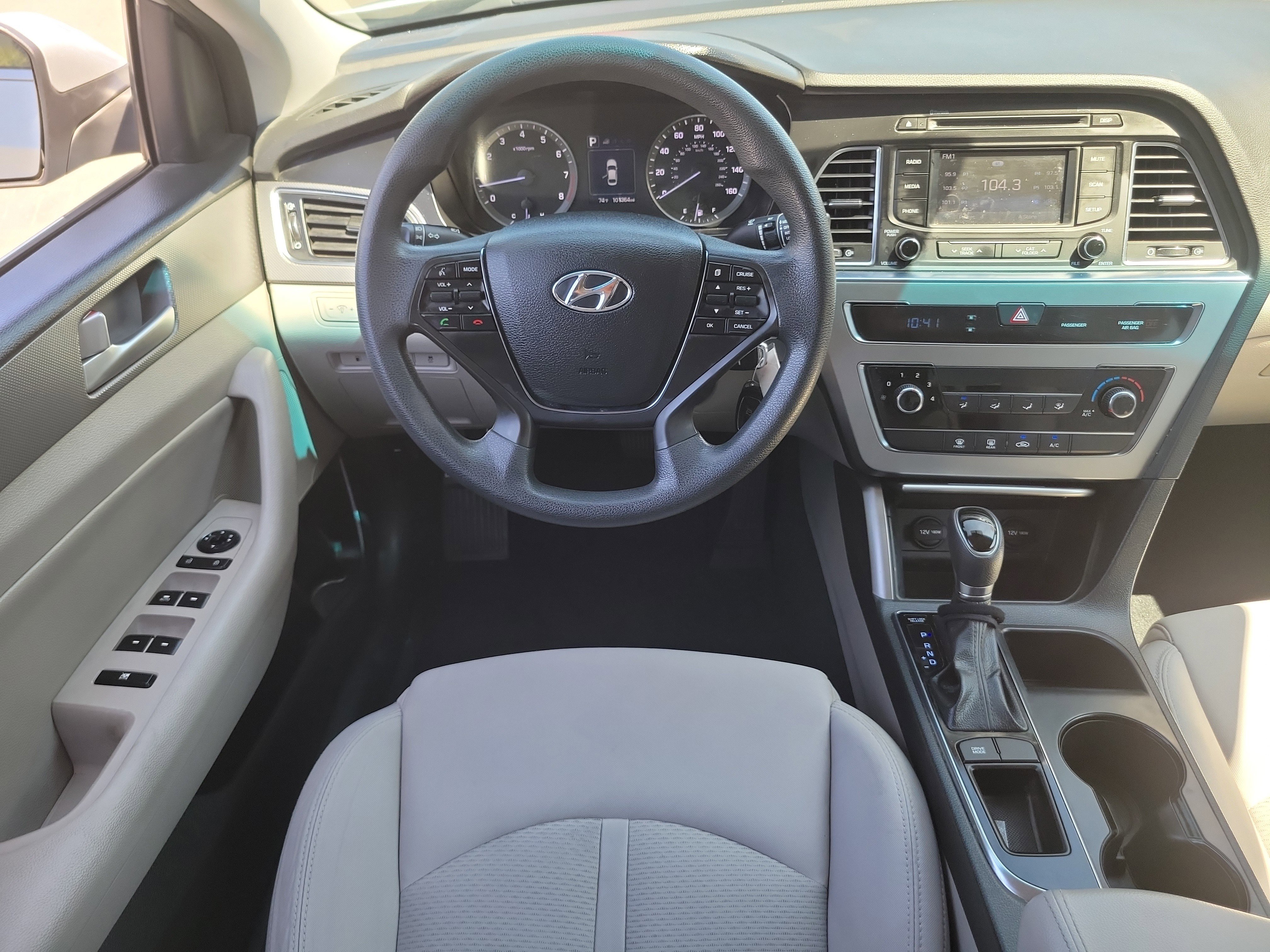 Used 2015 Hyundai Sonata SE w/ Option Group 02 image 8