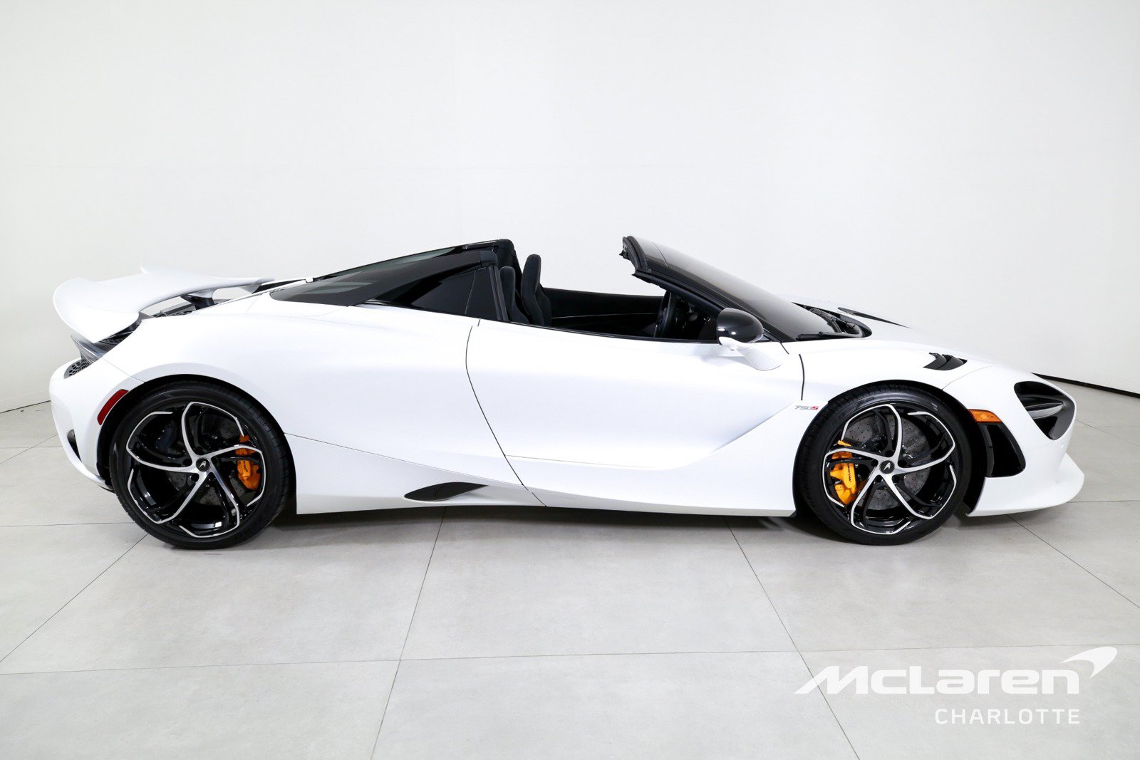 Used 2024 McLaren 750S Spider RWD image 11