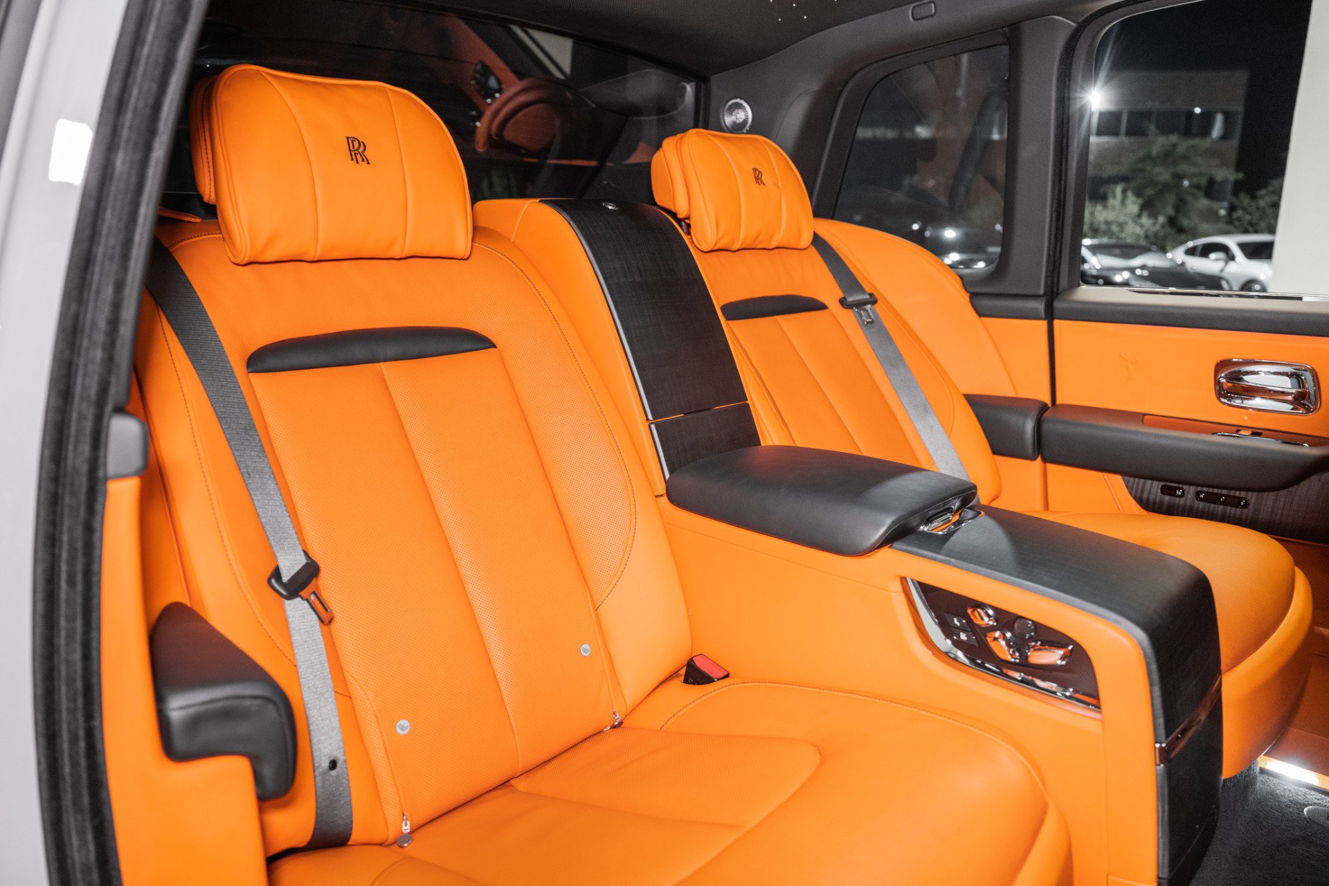 Used 2022 Rolls-Royce Cullinan w/ Dark Exterior Package image 23