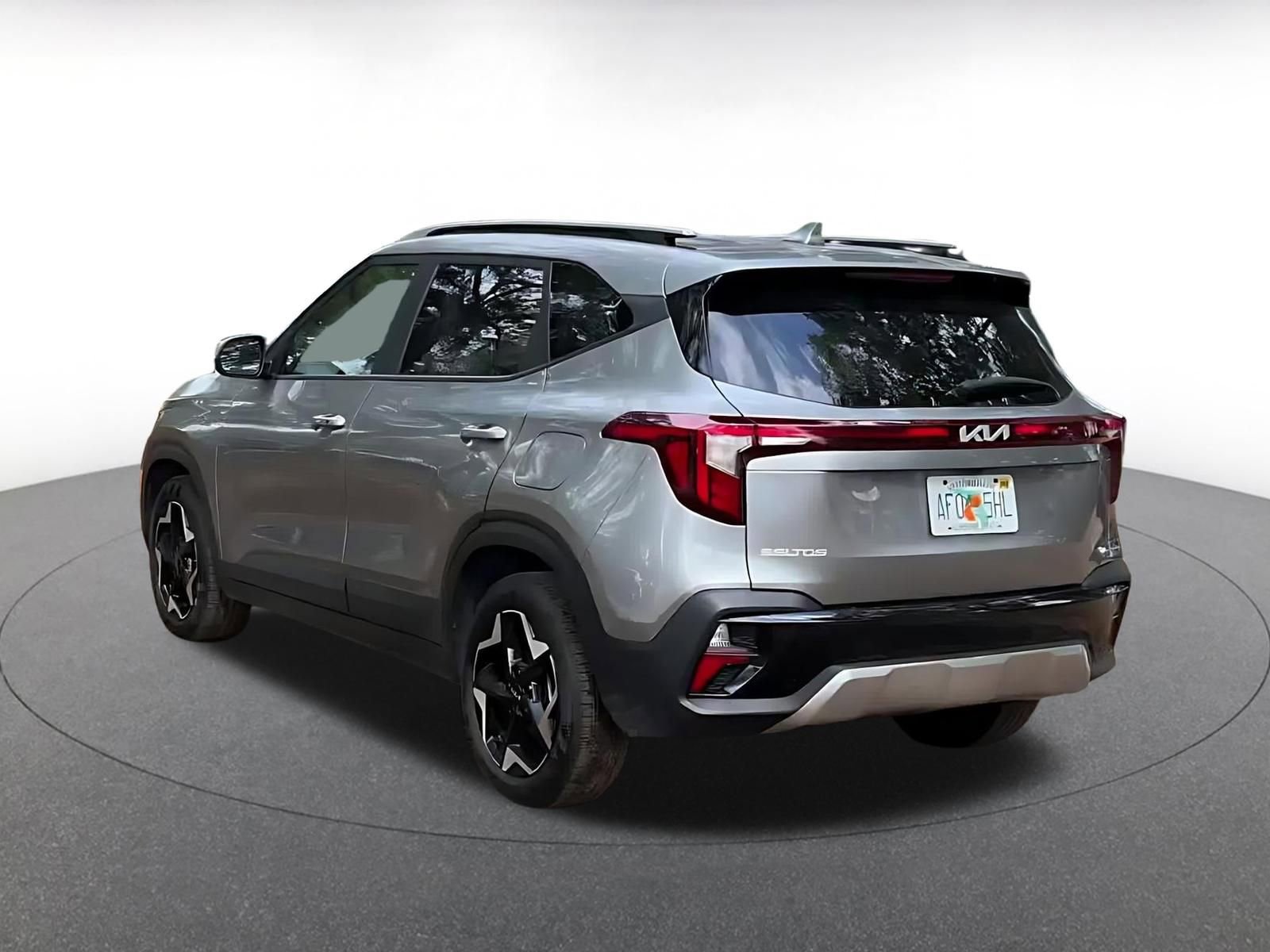Used 2025 Kia Seltos S image 11