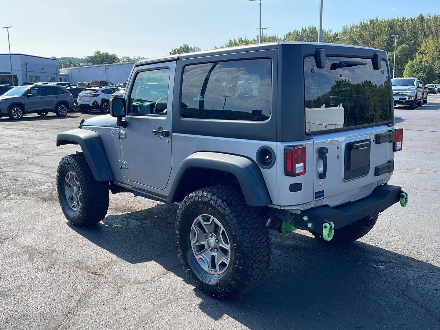 Used 2015 Jeep Wrangler Rubicon w/ Power Convenience Group AWD/4WD image 3