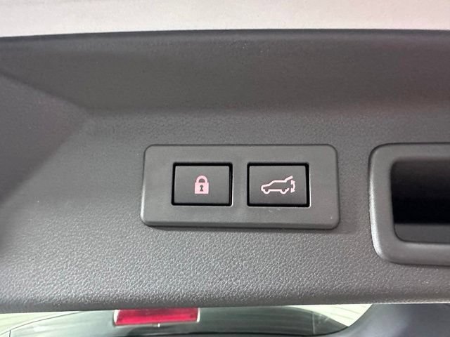 Used 2025 Subaru Forester Limited AWD/4WD image 15
