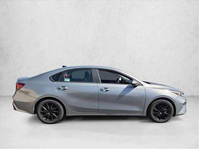 Used 2022 Kia Forte LXS FWD image 4