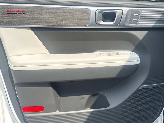 Used 2025 Hyundai Santa Fe Calligraphy FWD image 19