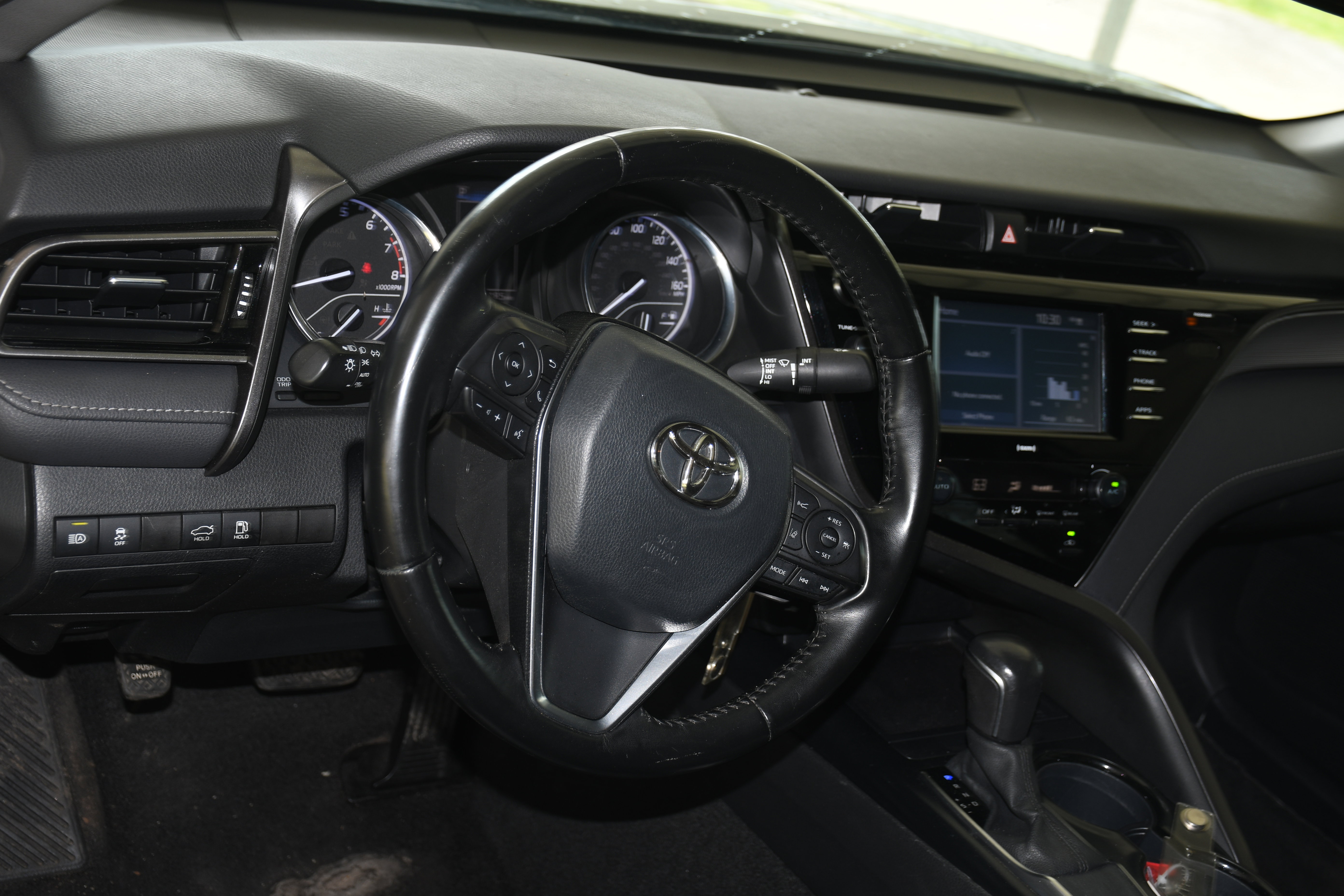 Used 2020 Toyota Camry SE image 8