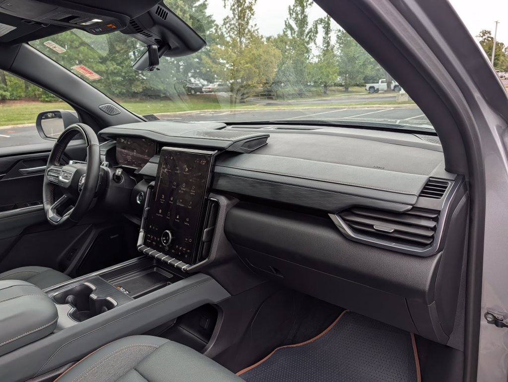 Used 2025 GMC Acadia AT4 w/ Super Cruise Package AWD/4WD image 11