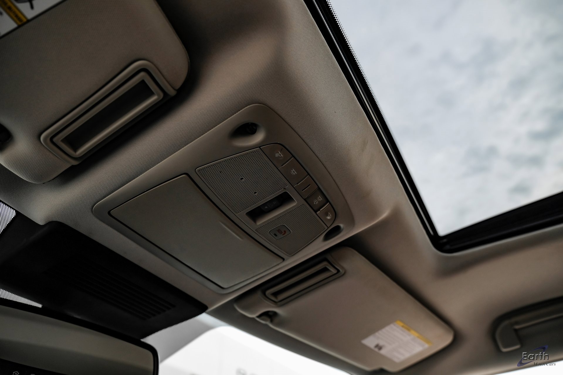 Used 2021 Nissan Armada SL w/ Captain's Chairs Package image 48