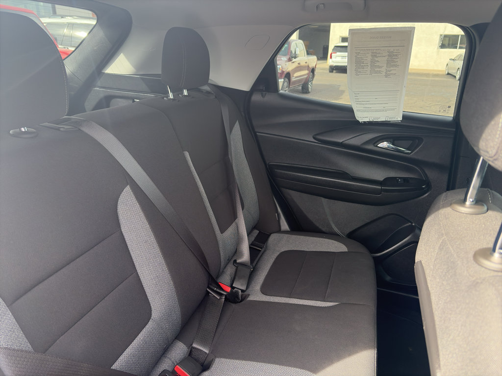 Used 2025 Chevrolet TrailBlazer LT AWD/4WD image 17