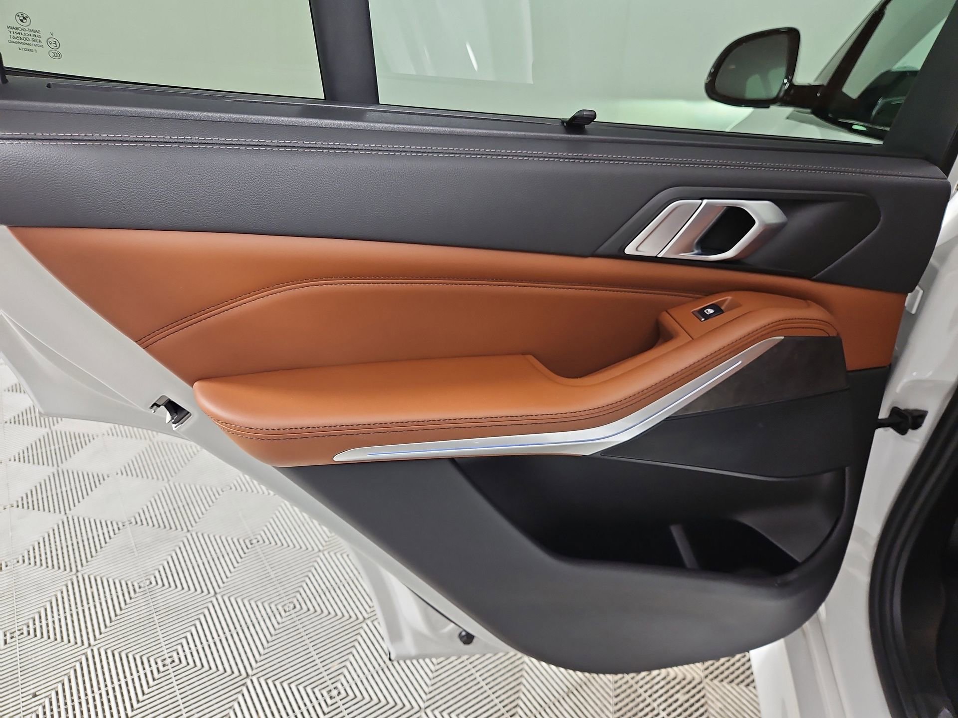 Used 2022 BMW X5 xDrive45e w/ M Sport Package AWD/4WD image 43