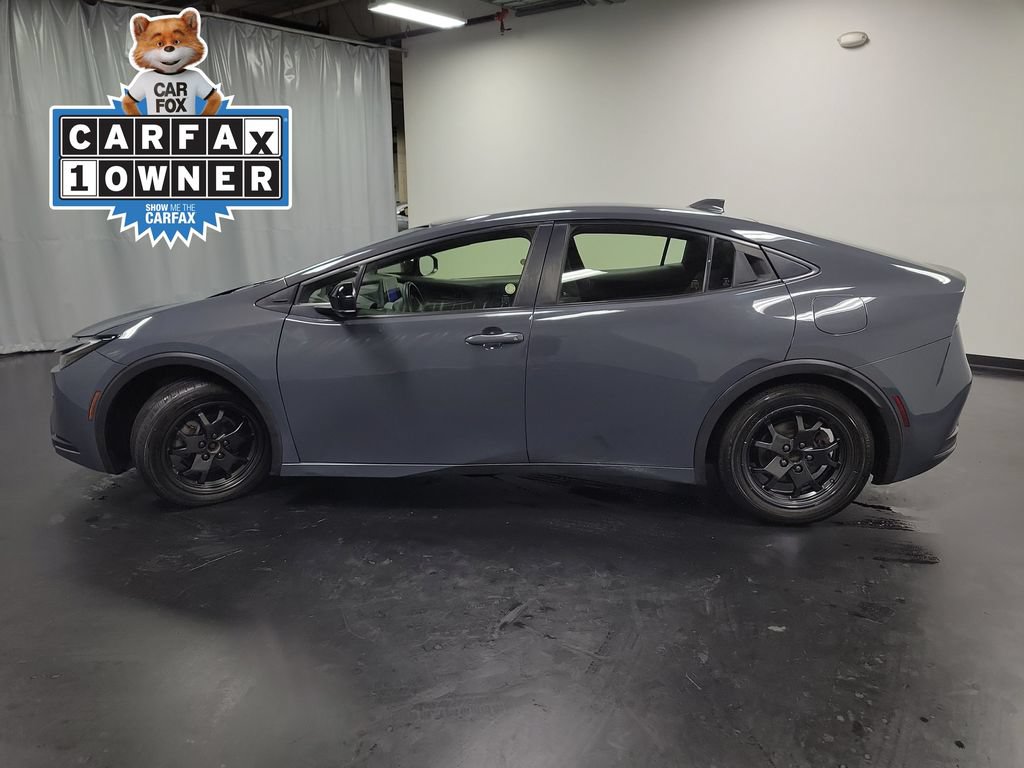 Used 2023 Toyota Prius LE FWD image 5