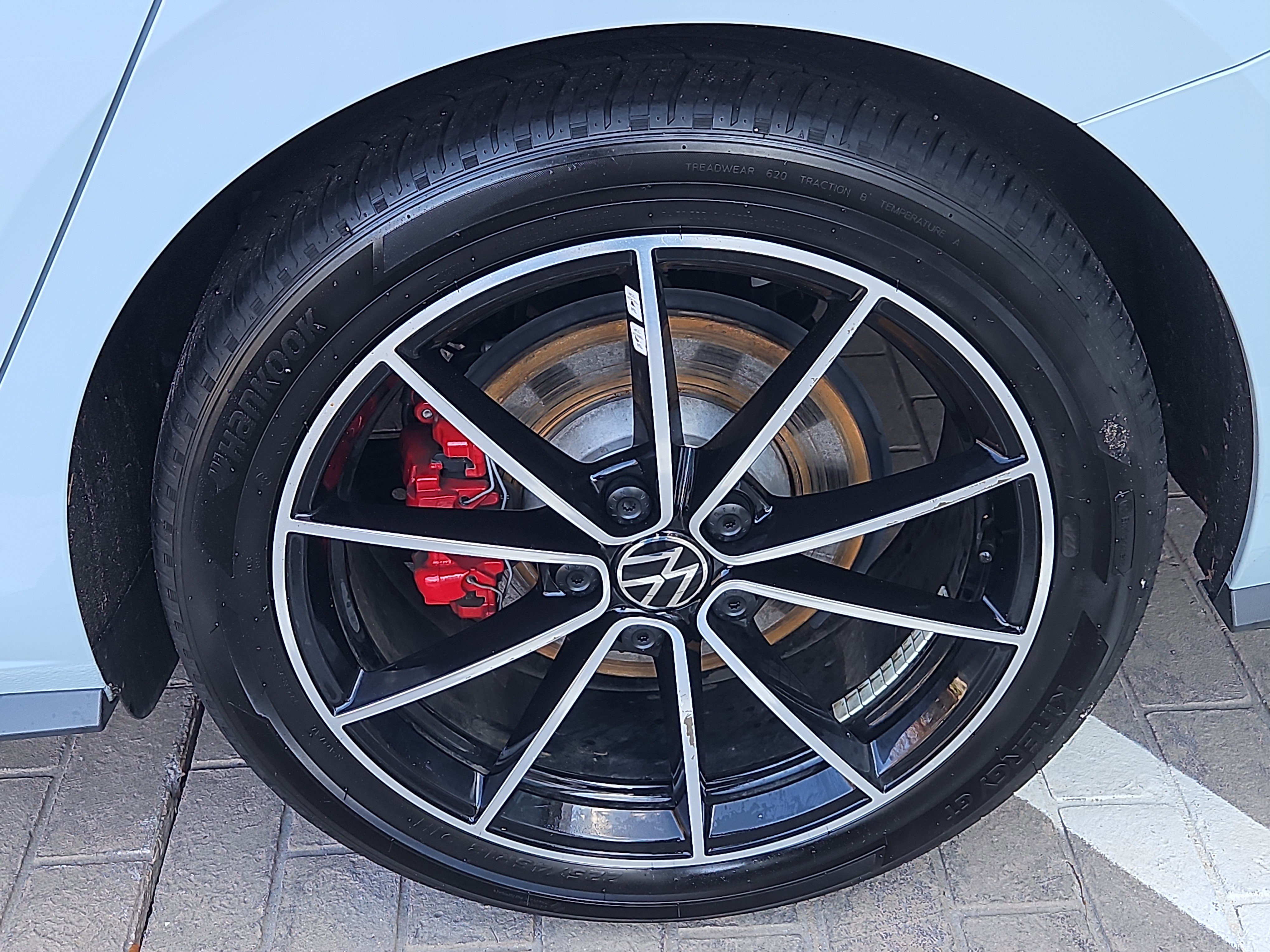 Certified 2025 Volkswagen Jetta GLI Autobahn image 29