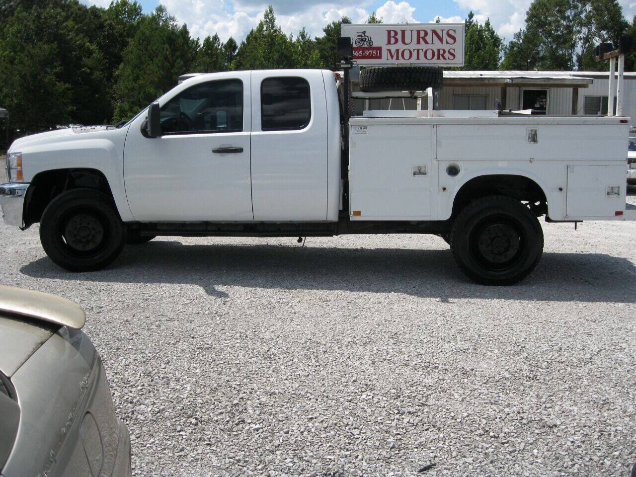 Used 2013 Chevrolet Silverado 3500 W/T AWD/4WD image 3