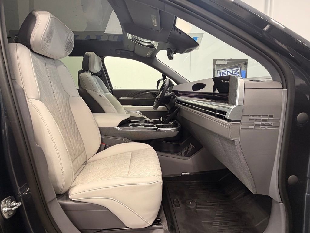 Used 2026 Cadillac Escalade IQL Sport 1 AWD/4WD image 18