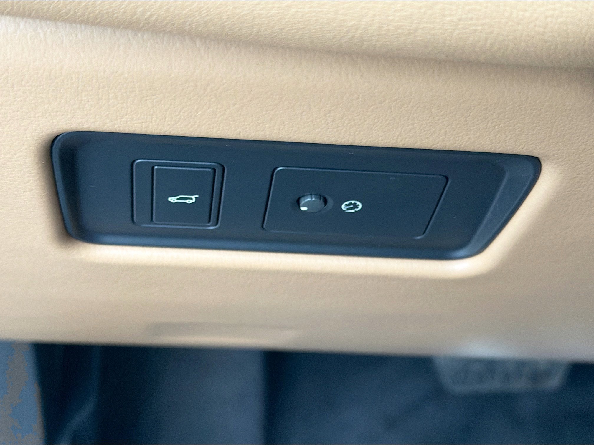 Used 2022 Jaguar F-PACE S image 35